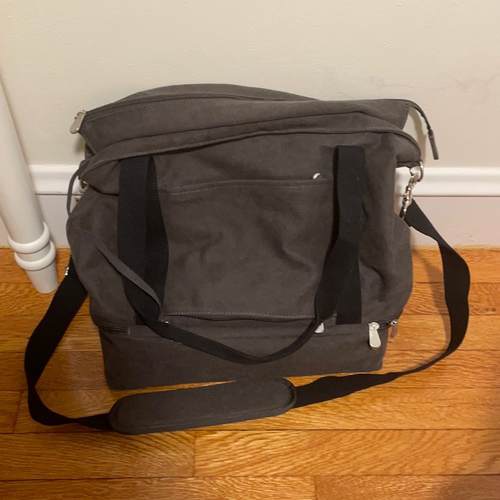 Lo & Sons Catalina Deluxe Tote in Midnight Ash - Picture 3 of 10